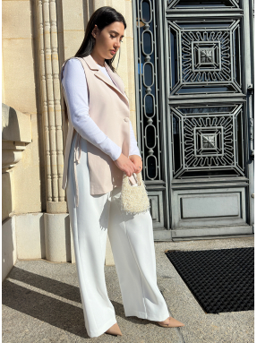Beige sleeveless blazer